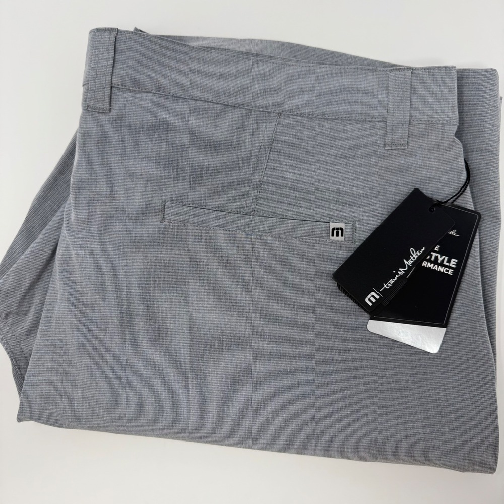 Travis Mathew Mens Beck Golf Shorts Light Grey Stretch Performance Size 42 NEW